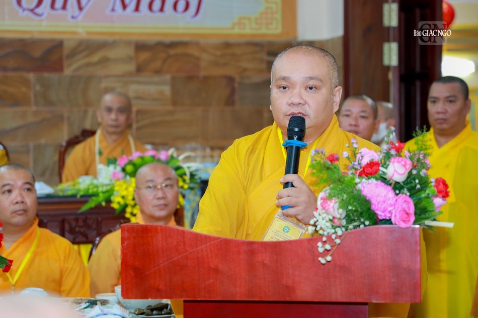 Thượng tọa Thích Trung Nguyện đọc quyết định bổ nhiệm trụ trì chùa Từ Hạnh