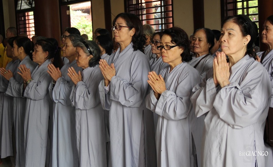 Phật tử tham dự lễ tưởng niệm Phật tử tham dự lễ tưởng niệm