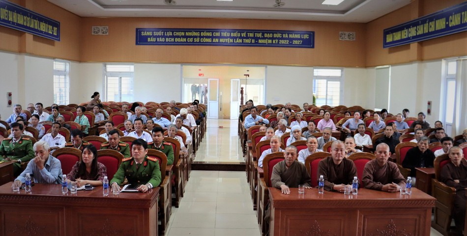 Chư Tăng Ni, Phật tử tham dự buổi lễ