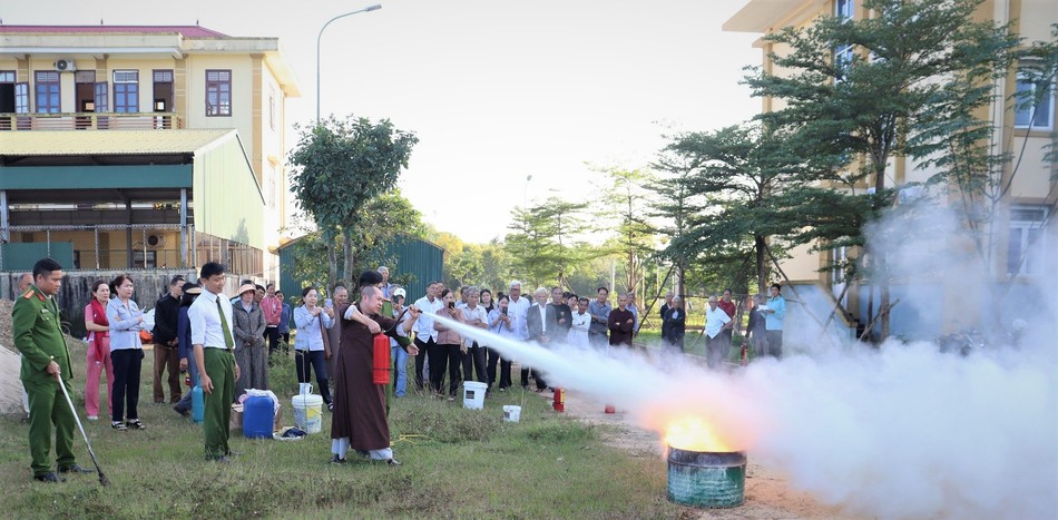 Hướng dẫn kỹ năng chữa cháy