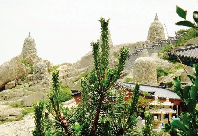 Chùa Haedong Yonggungsa ở Busan Chùa Haedong Yonggungsa ở Busan