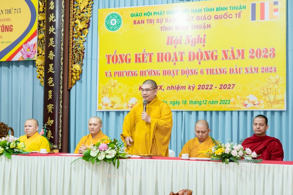 Đại đức Thích Nguyên Nguyệt phát biểu chỉ đạo Đại đức Thích Nguyên Nguyệt phát biểu chỉ đạo