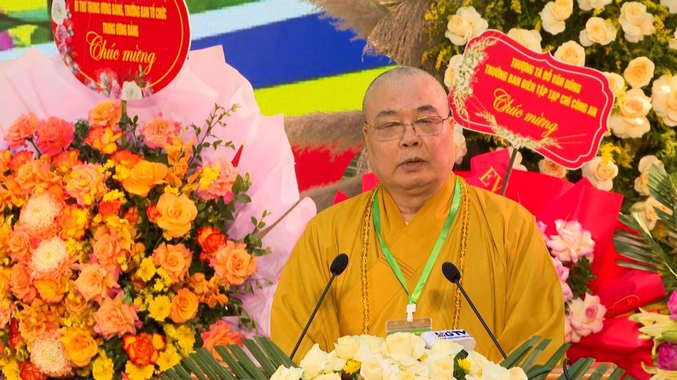 Hòa thượng Thích Thanh Nhiễu ban đạo từ