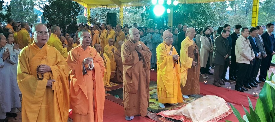 Chư tôn đức, môn đồ pháp quyến, đại biểu chính quyền, Phật tử tưởng niệm cố Hòa thượng Thích Chánh Liêm Chư tôn đức, môn đồ pháp quyến, đại biểu chính quyền, Phật tử tưởng niệm cố Hòa thượng Thích Chánh Liêm