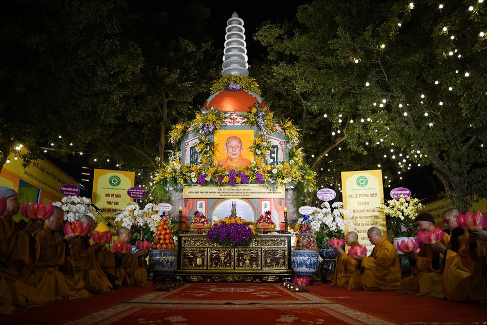 Thành kính tưởng niệm cố Đại lão Hòa thượng, nguyện noi theo gương sáng của ngài trên con đường hoằng dương Phật pháp, lợi lạc quần sinh