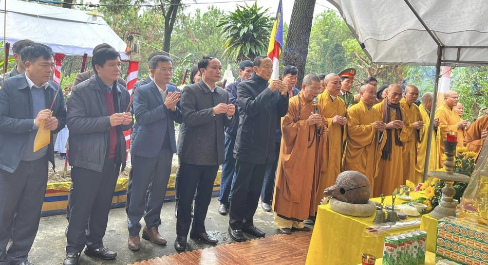 Niêm hương bạch Phật