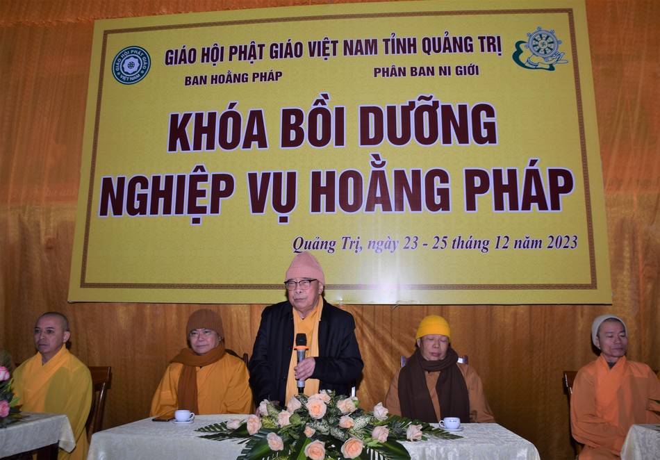 Hòa thượng Thích Thiện Tấn ban đạo từ