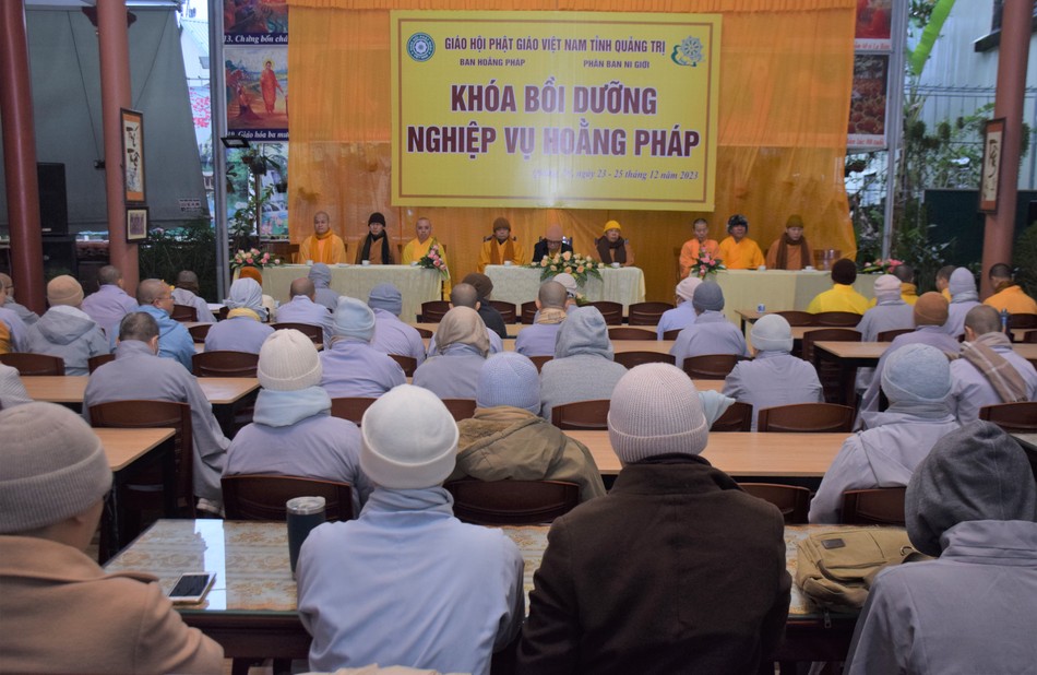 Quang cảnh buổi khai mạc