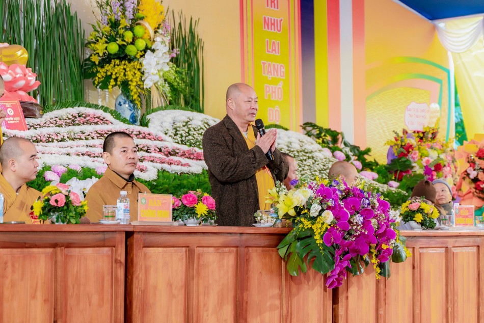 Thượng tọa Thích Tâm Định ban đạo từ Thượng tọa Thích Tâm Định ban đạo từ