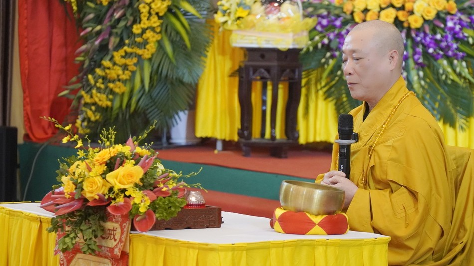 Hoà thượng Thích Bảo Nghiêm khai thị, quy y Tam bảo cho chư vị hương linh Hoà thượng Thích Bảo Nghiêm khai thị, quy y Tam bảo cho chư vị hương linh