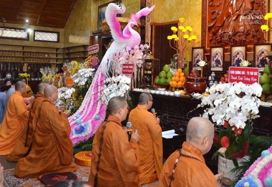 Cung tiến Giác linh cố Hòa thượng Cung tiến Giác linh cố Hòa thượng