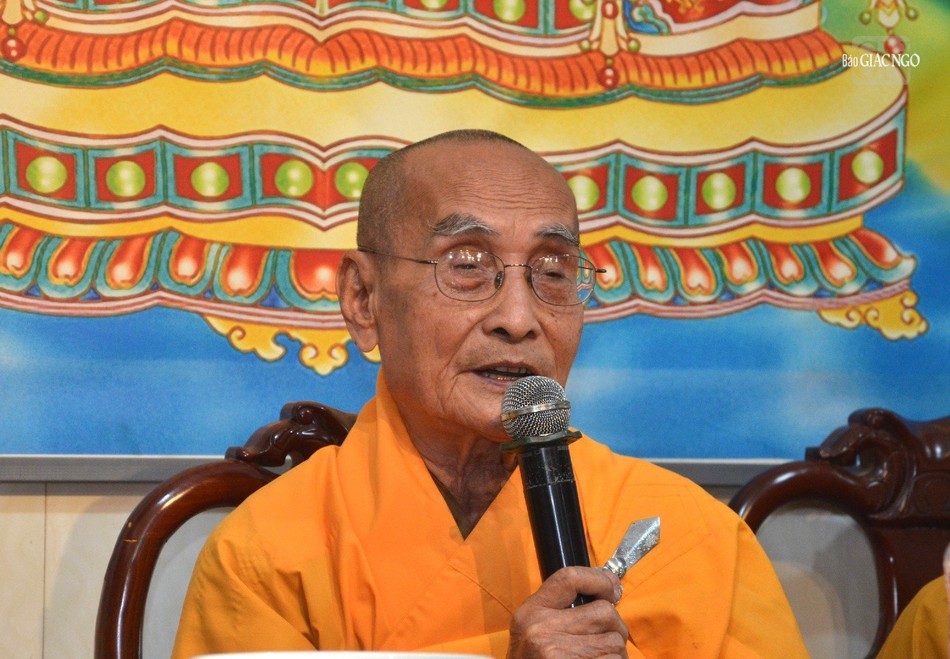 Hòa thượng Thích Trí Minh ban đạo từ Hòa thượng Thích Trí Minh ban đạo từ