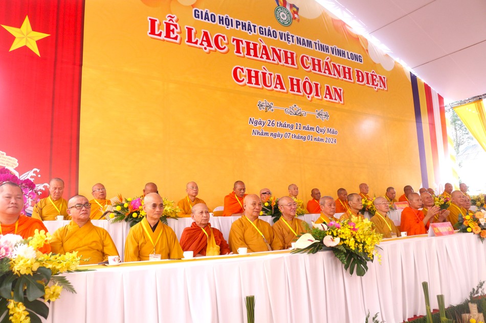 Chư tôn giáo phẩm chứng minh buổi lễ Chư tôn giáo phẩm chứng minh buổi lễ