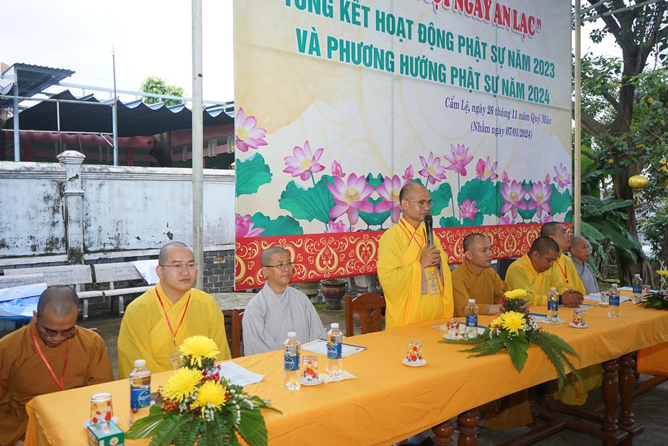 Thượng tọa Thích Thông Huệ ban đạo từ Thượng tọa Thích Thông Huệ ban đạo từ