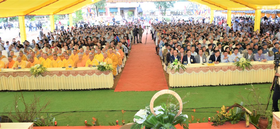 Chư Tăng Ni, đại biểu và Phật tử tham dự buổi lễ Chư Tăng Ni, đại biểu và Phật tử tham dự buổi lễ