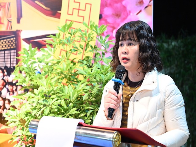 Cô Lê Thị Kim Thanh phát biểu Cô Lê Thị Kim Thanh phát biểu