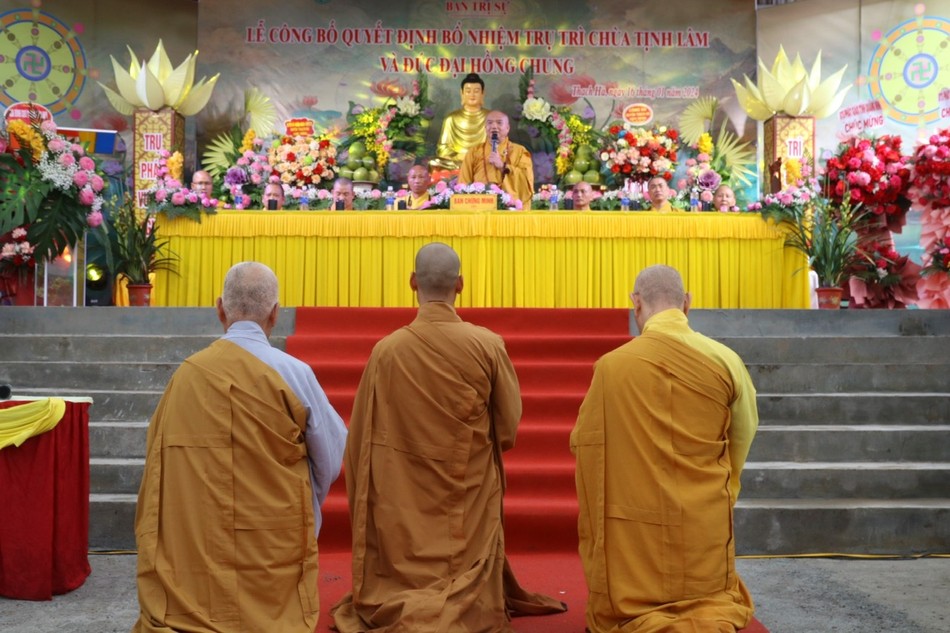 Thượng tọa Thích Hạnh Nhẫn ban đạo từ Thượng tọa Thích Hạnh Nhẫn ban đạo từ