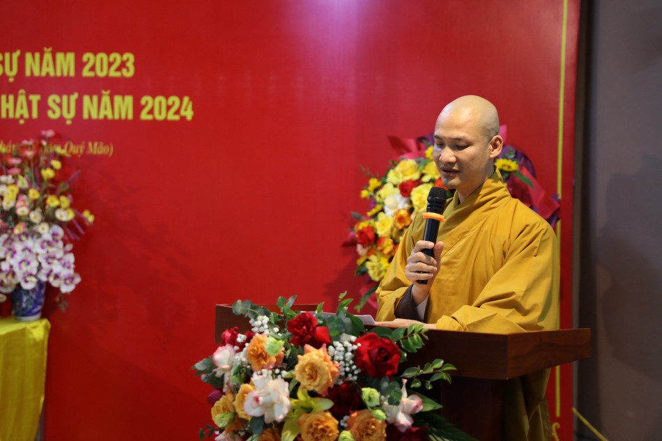 Đại đức Thích Nhuận Thanh báo cáo tổng kết Phật sự Đại đức Thích Nhuận Thanh báo cáo tổng kết Phật sự