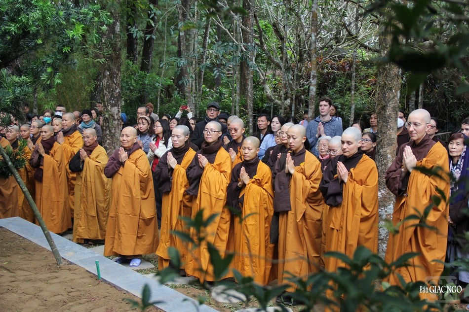 Chúng đệ tử khắp nơi trên thế giới hướng về ngày Đại tường Thầy