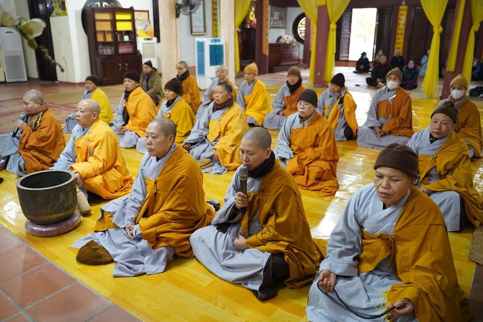 Chư Ni đồng tụng thời kinh A Di Đà