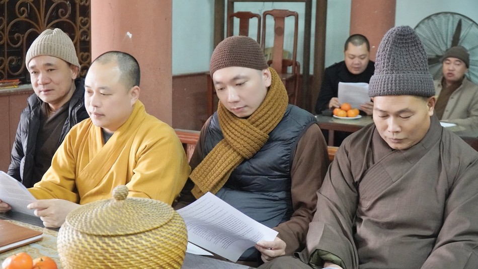 Chư tôn đức theo dõi báo cáo Chư tôn đức theo dõi báo cáo