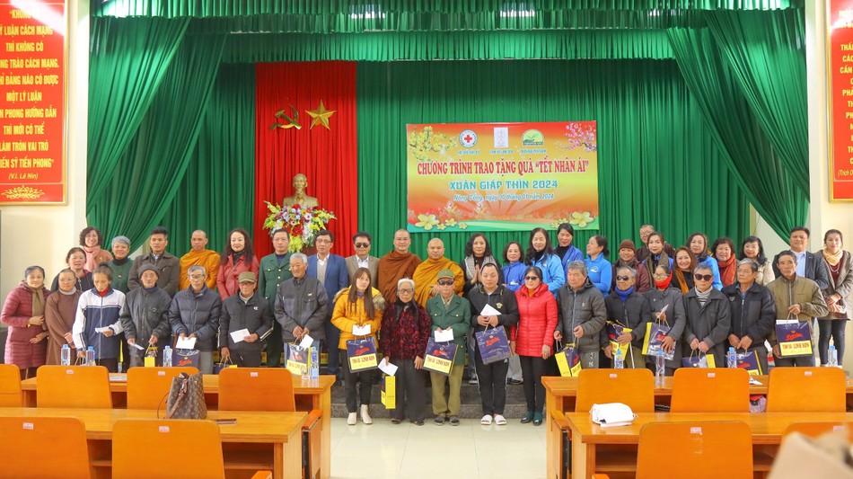 Chương trình trao tặng quà "Tết nhân ái" đến người khiếm thị, bà con khó khăn tại H.Nông Cống, Thanh Hóa Chương trình trao tặng quà "Tết nhân ái" đến người khiếm thị, bà con khó khăn tại H.Nông Cống, Thanh Hóa