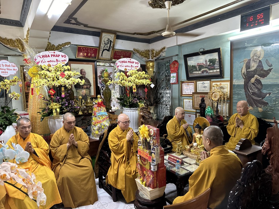 Đảnh lễ Trưởng lão Hòa thượng Thích Như Niệm tại chùa Pháp Hoa Đảnh lễ Trưởng lão Hòa thượng Thích Như Niệm tại chùa Pháp Hoa