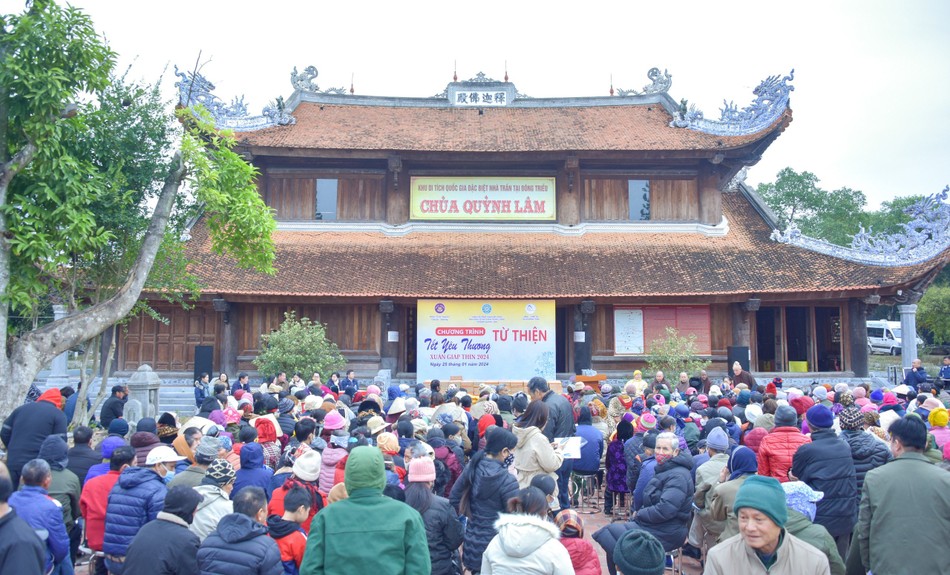 &quot;Tết yêu thương&quot; tại chùa Quỳnh Lâm (Quảng Ninh)