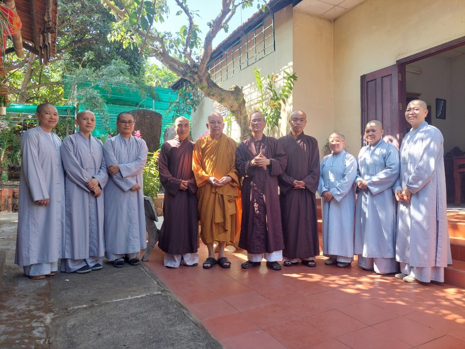 Chư tôn đức thành viên Trung tâm dịch thuật Trí Tịnh lưu niệm tại buổi họp mặt đầu năm Chư tôn đức thành viên Trung tâm dịch thuật Trí Tịnh lưu niệm tại buổi họp mặt đầu năm
