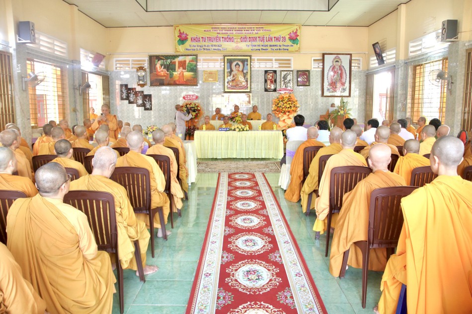 Quang cảnh buổi lễ khai mạc Quang cảnh buổi lễ khai mạc
