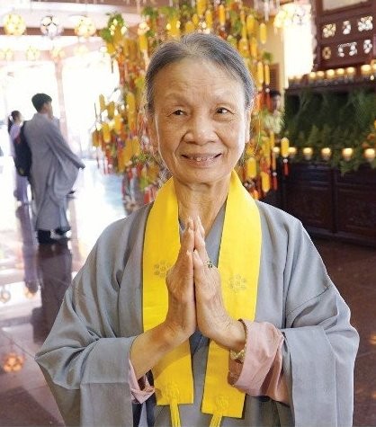 Cô Hoa Đạo vui mừng khi được tiếp tục tham gia Pháp hội Dược Sư - Ảnh: H.Ý Cô Hoa Đạo vui mừng khi được tiếp tục tham gia Pháp hội Dược Sư - Ảnh: H.Ý