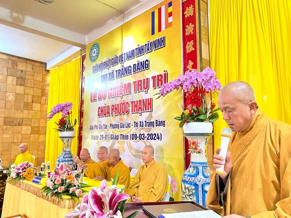 Thượng tọa Thích Minh Hậu phát biểu khai mạc Thượng tọa Thích Minh Hậu phát biểu khai mạc