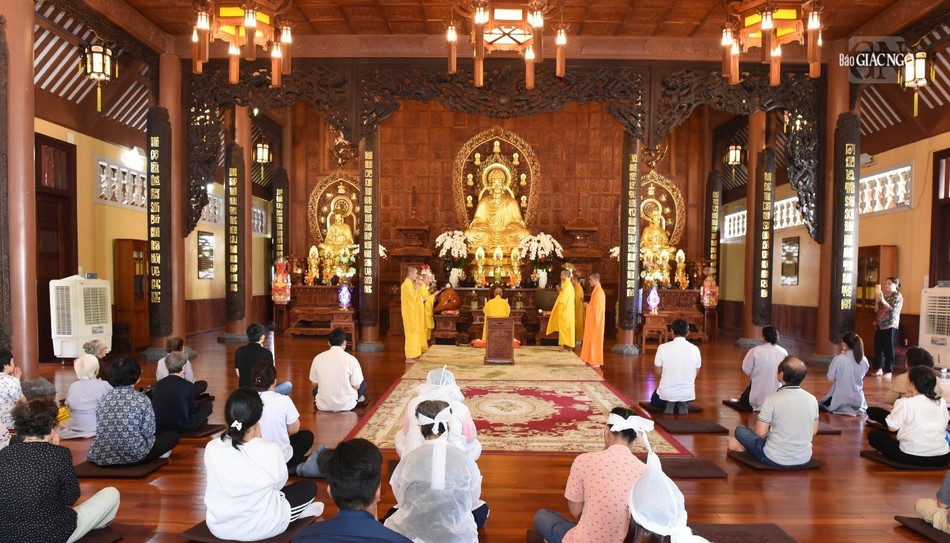 Cư sĩ Tống Hồ Cầm là hội viên kiến lập, Trưởng ban Hộ tự chùa Hải Quang cho đến ngày qua đời