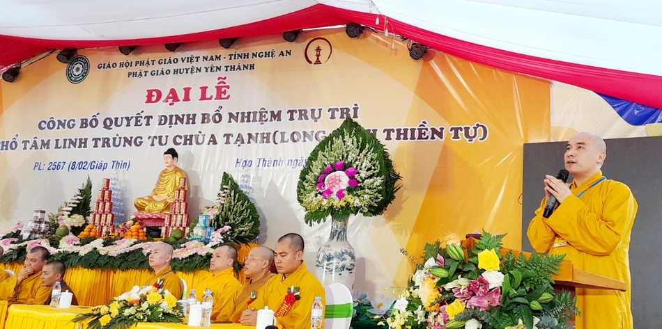 Đại đức Thích Tuệ Minh phát biểu khai mạc Đại đức Thích Tuệ Minh phát biểu khai mạc