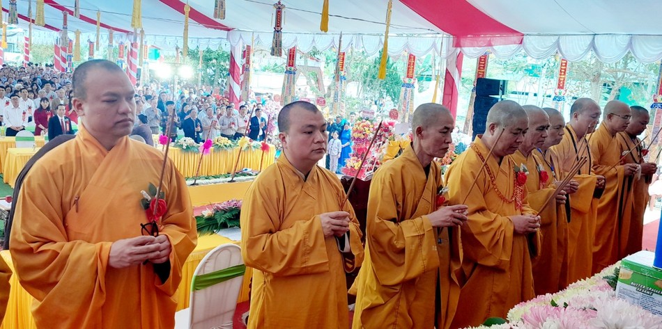 Chư tôn đức cử hành khóa lễ tâm linh Chư tôn đức cử hành khóa lễ tâm linh