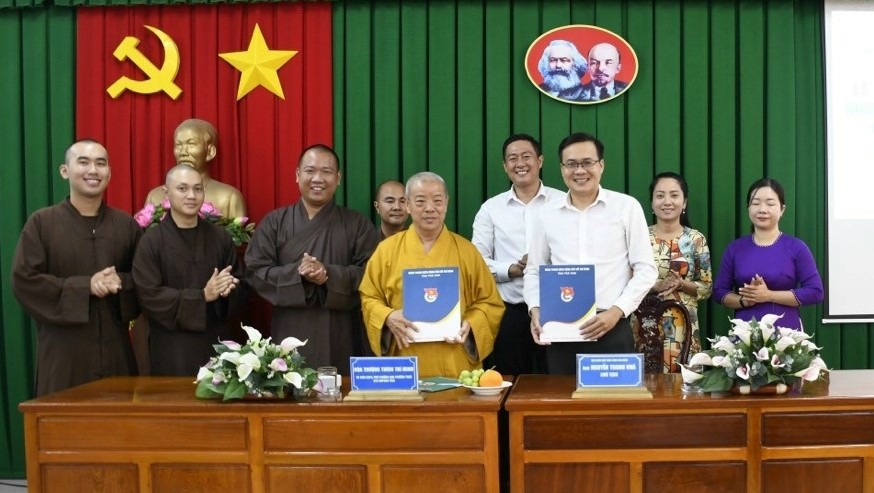 Ban Trị sự GHPGVN tỉnh và Hội Liên hiệp Thanh niên VN tỉnh Trà Vinh ký kết chương trình phối hợp hoạt động, giai đoạn 2024-2025 Ban Trị sự GHPGVN tỉnh và Hội Liên hiệp Thanh niên VN tỉnh Trà Vinh ký kết chương trình phối hợp hoạt động, giai đoạn 2024-2025