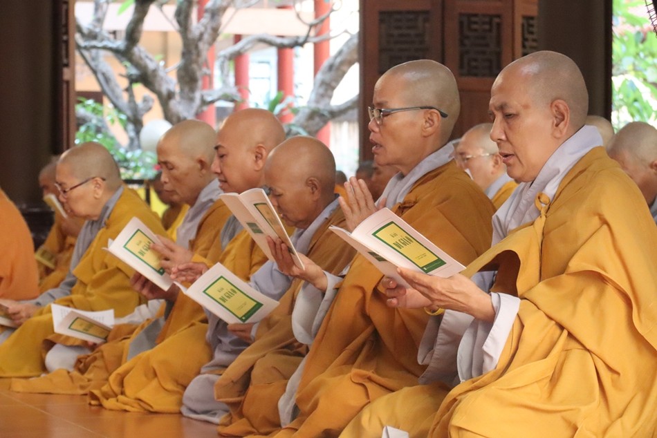 ...chư Ni ...chư Ni