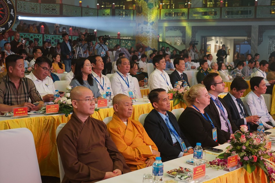 Chư tôn đức, đại biểu tham dự Chư tôn đức, đại biểu tham dự