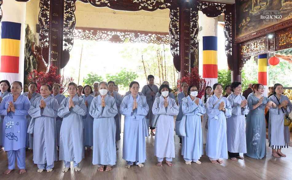 Phật tử tham dự lễ