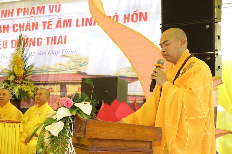 Đại đức Thích Trung Chính phát biểu khai mạc Đại đức Thích Trung Chính phát biểu khai mạc