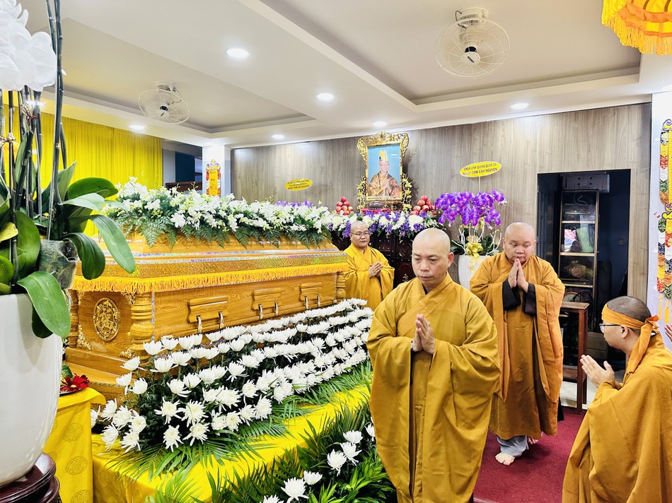 Tiễn biệt vị pháp lữ