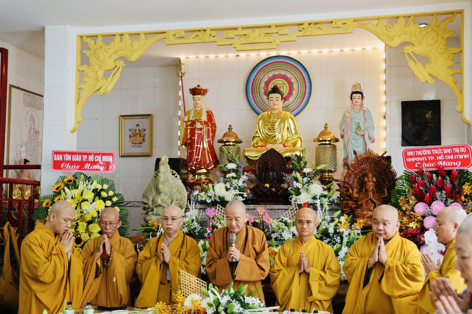 Chư tôn đức chứng minh buổi lễ Chư tôn đức chứng minh buổi lễ