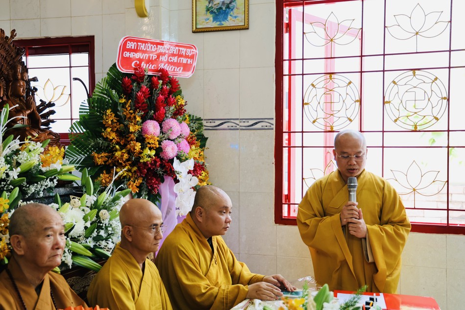 Đại đức Thích Trí Đức công bố quyết định bổ nhiệm trụ trì chùa Phổ Thành Đại đức Thích Trí Đức công bố quyết định bổ nhiệm trụ trì chùa Phổ Thành