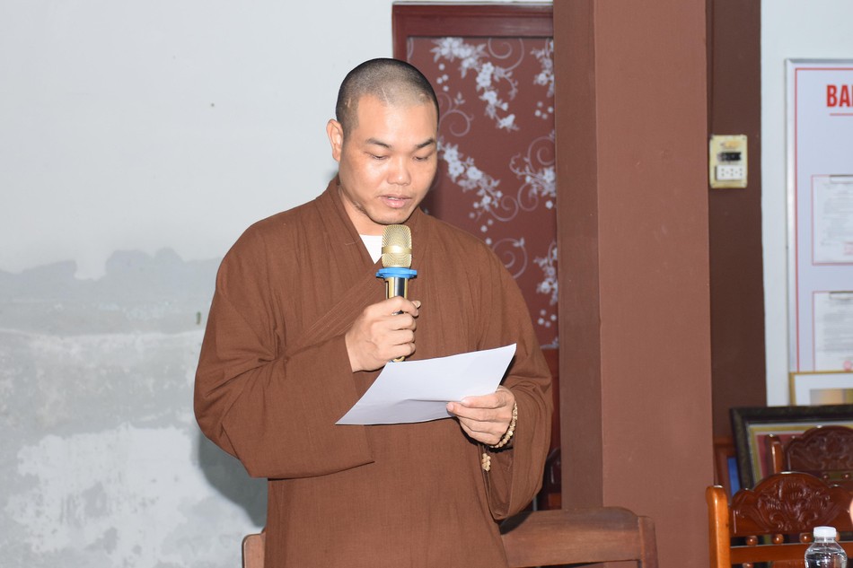 Đại đức Thích Viên Quán báo cáo dự thảo kế hoạch các hoạt động Phật sự Đại đức Thích Viên Quán báo cáo dự thảo kế hoạch các hoạt động Phật sự