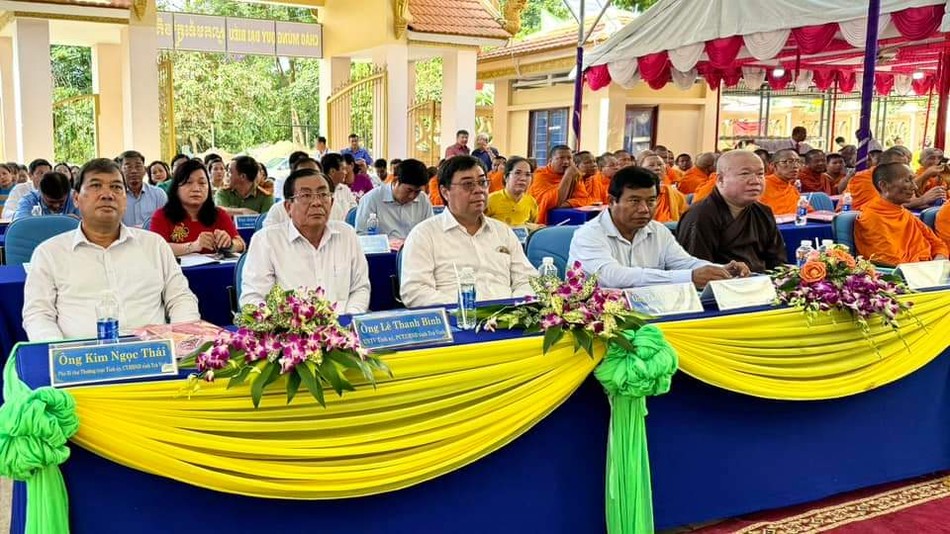 Chư Tăng và đại biểu tham dự lễ Chư Tăng và đại biểu tham dự lễ