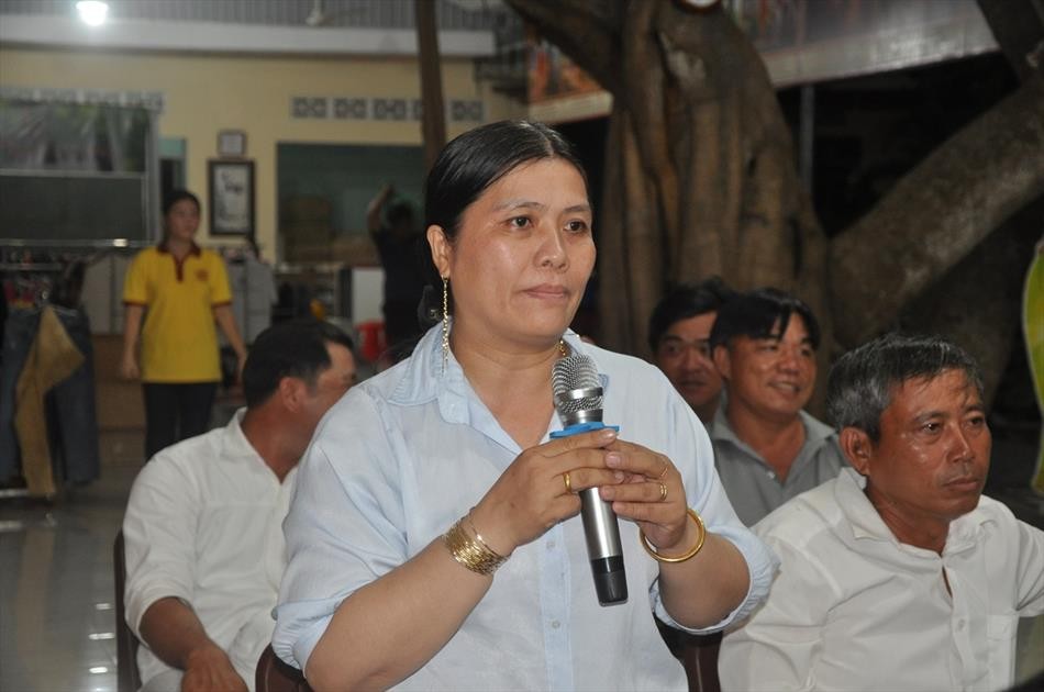 Chị Hồng Thủy phát biểu tại buổi họp mặt Chị Hồng Thủy phát biểu tại buổi họp mặt