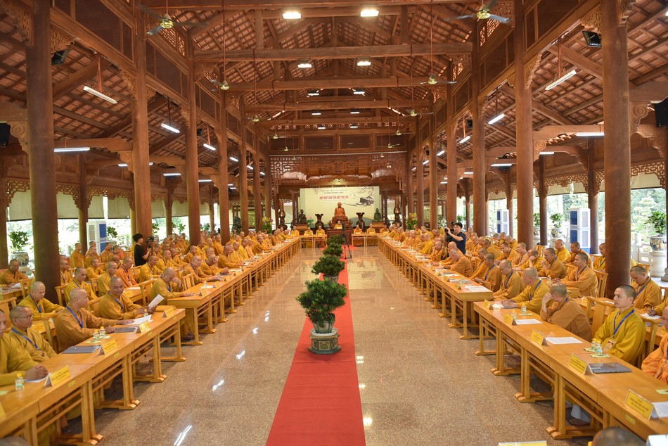 Quang cảnh buổi họp