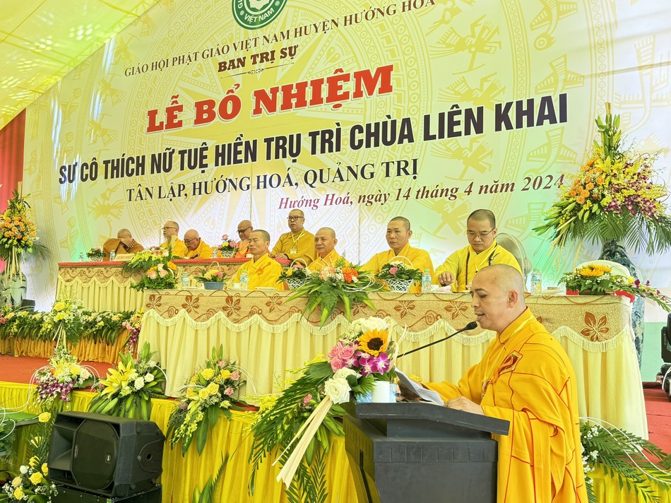 Thượng tọa Thích Từ Luận phát biểu khai mạc