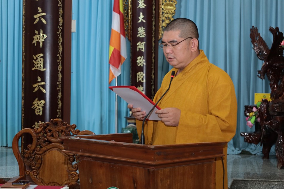 Đại đức Thích Nguyên Nguyệt công bố quyết định bổ nhiệm Hiệu trưởng Trường Trung cấp Phật học tỉnh Bình Thuận Đại đức Thích Nguyên Nguyệt công bố quyết định bổ nhiệm Hiệu trưởng Trường Trung cấp Phật học tỉnh Bình Thuận