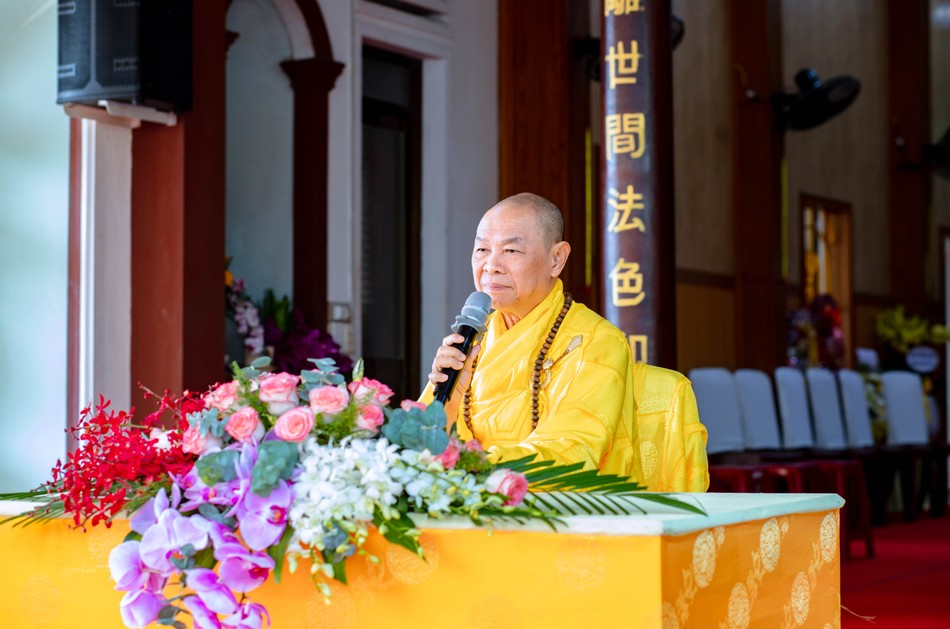 Hòa thượng Thích Từ Nghiêm thuyết pháp Hòa thượng Thích Từ Nghiêm thuyết pháp